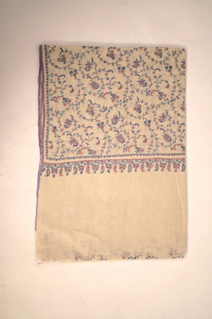 white pashmina headgear