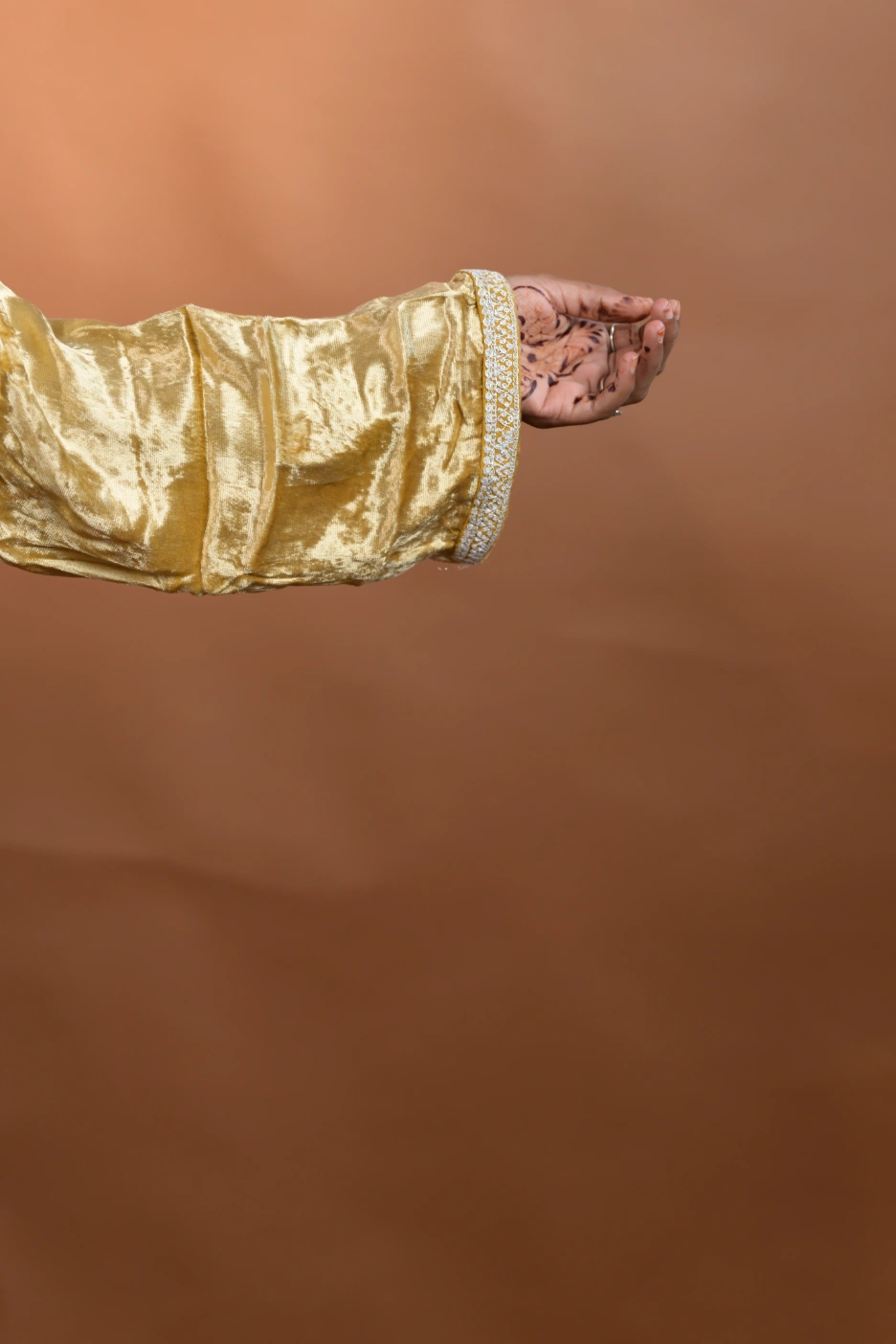 golden silk kashmiri phiran