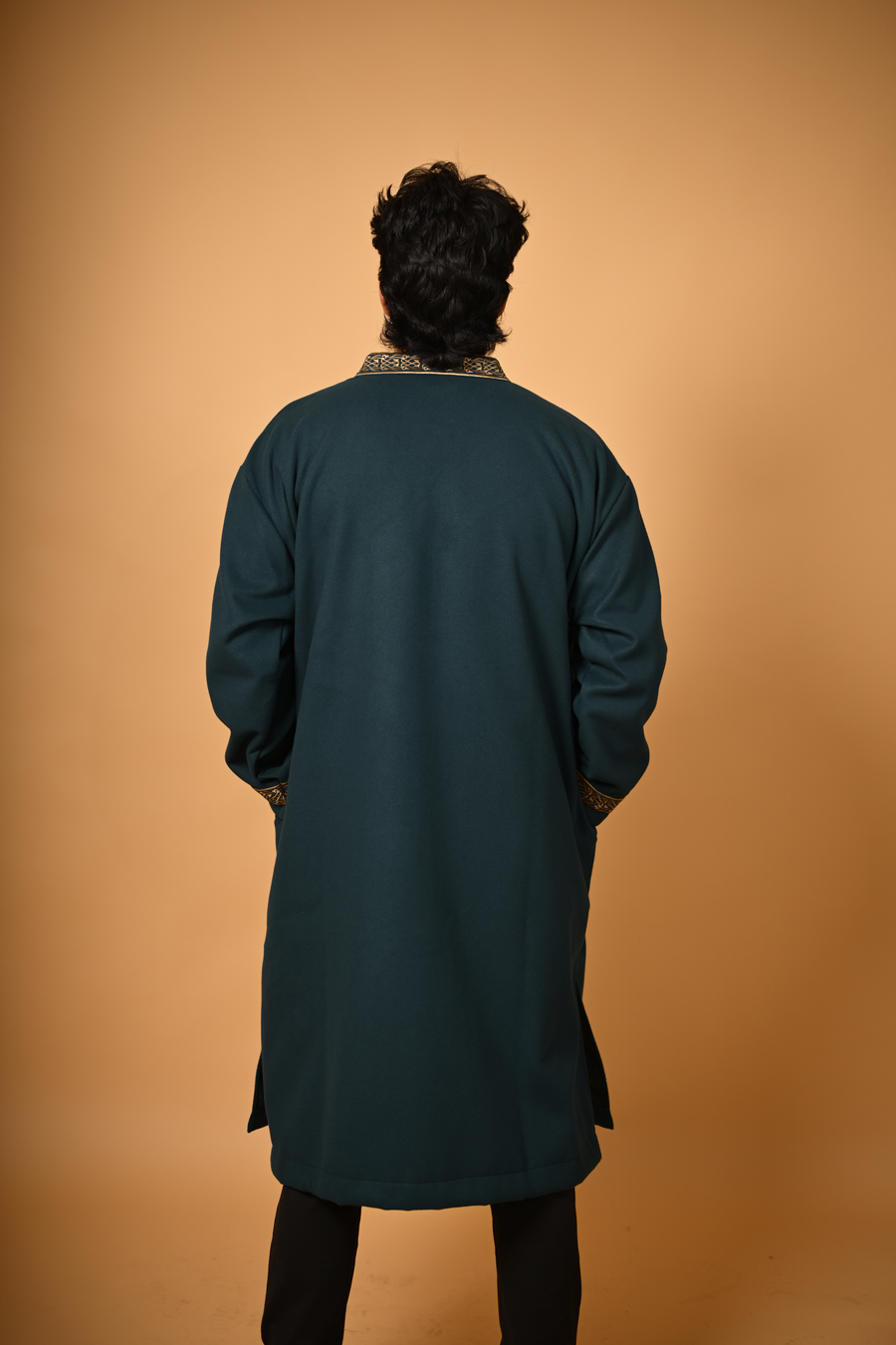 Semi-formal pheran