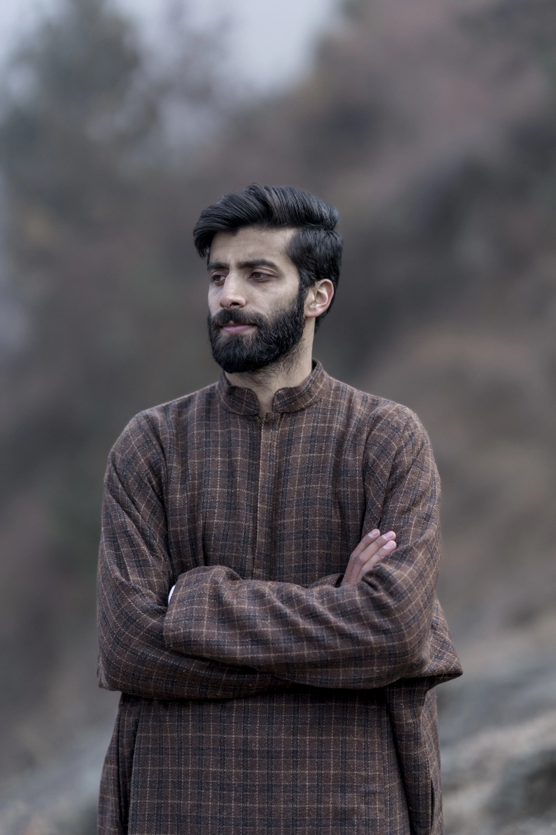 checkered brown pheran