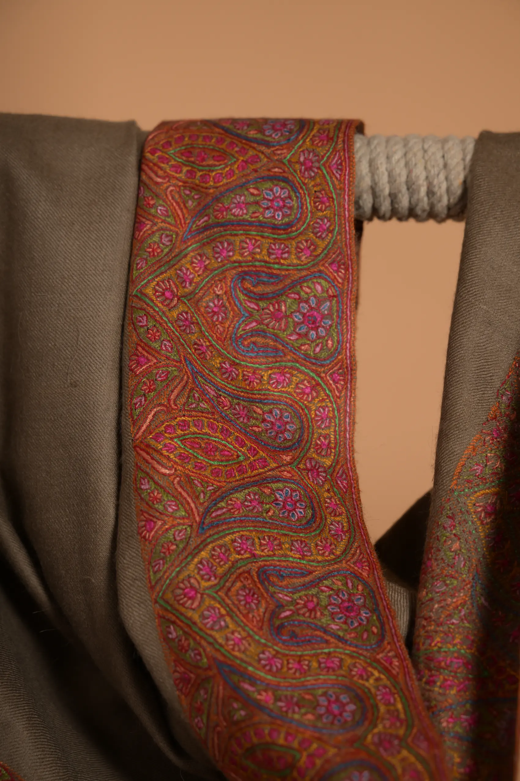 Â kashmiri pashmina shawlÂ