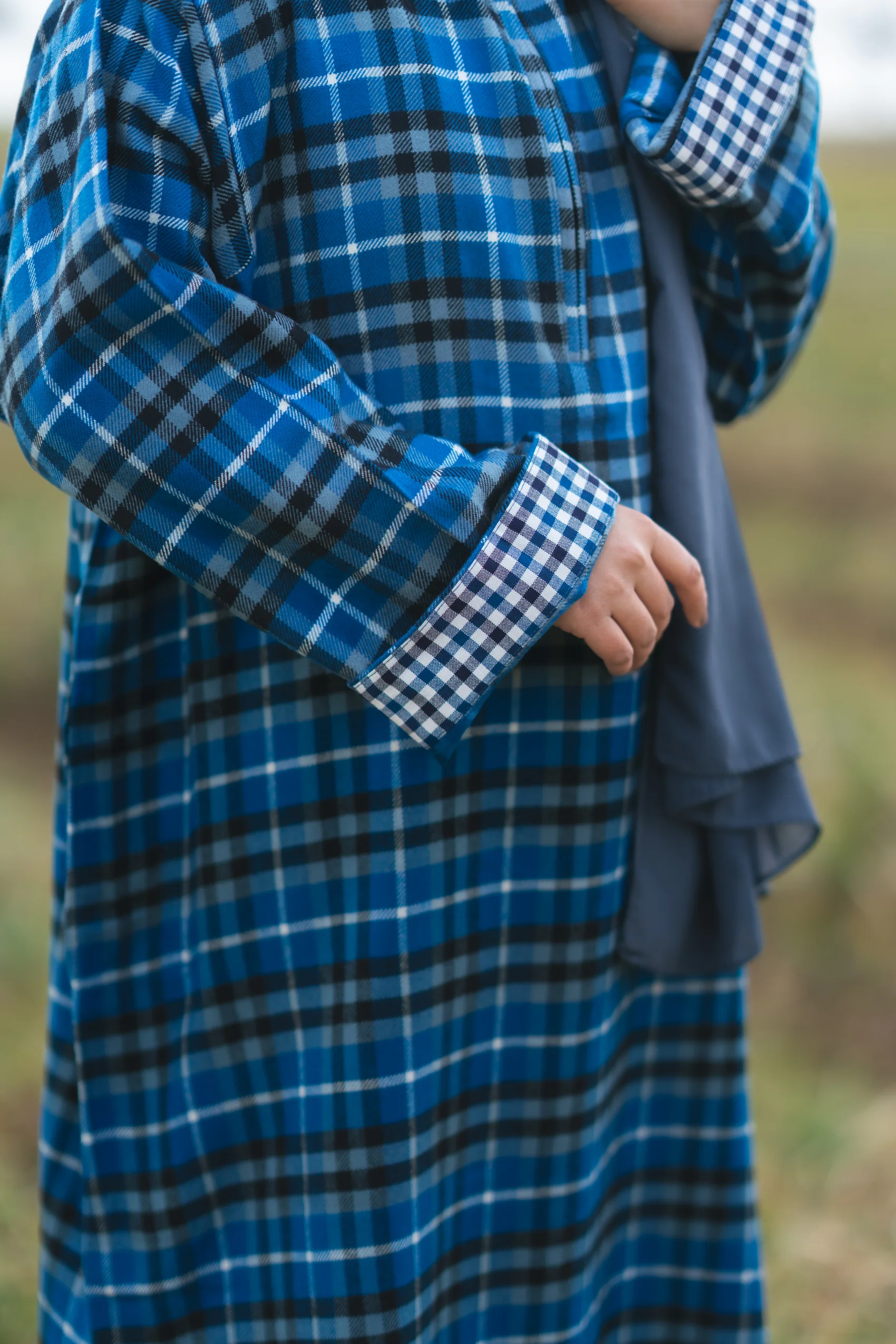 blue kashmiri pheran