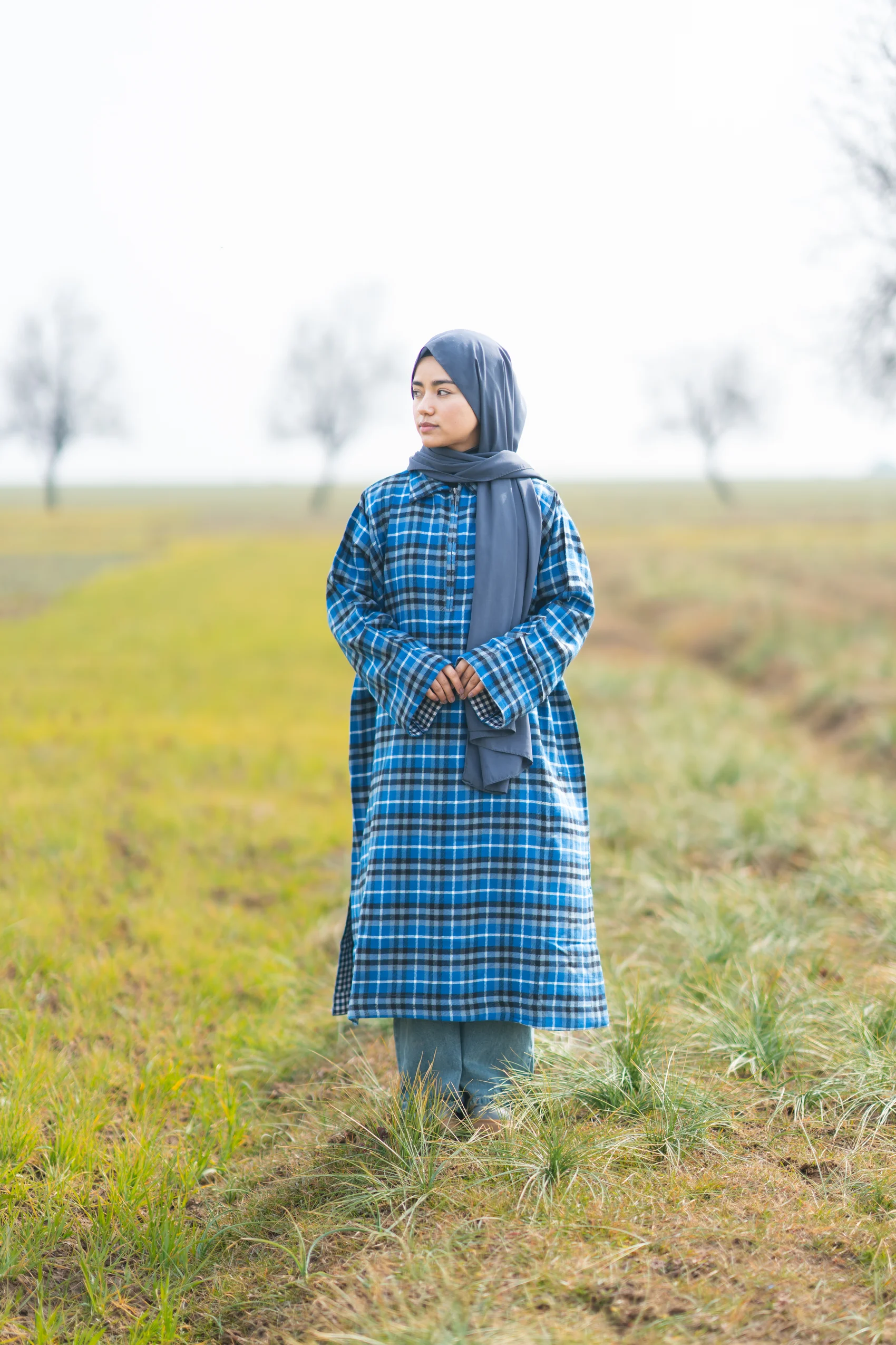 Dark Blue Checked kashmiri Traditional Pheran - Image 10